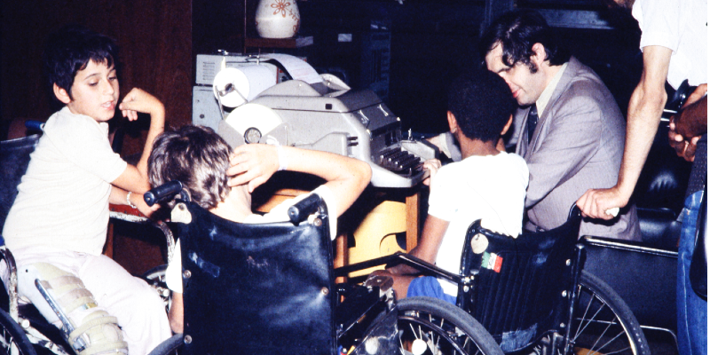 The work of people with disabilities: possibilities and reality, 1981 – Museum of Industry, Commerce and Technologies – Sao Paulo (Waldisa Russio’s Archive – IEB-USP). Colour photograph.